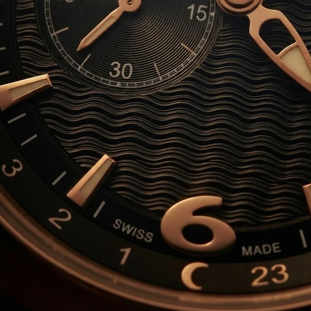 Illustrative render — why this perpetual is different of the Ulysse Nardin GMT Perpetual 326-60/62 (18k rose gold, black dial)