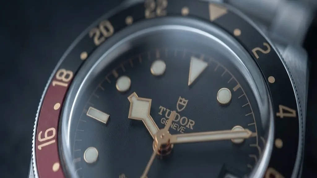 Illustrative render — rubber with a proper clasp of the Tudor Black Bay 58 GMT 39mm M7939G1A0NRU-0002 (steel, black and burgundy 24-hour bezel, black gilt dial, rubber strap)