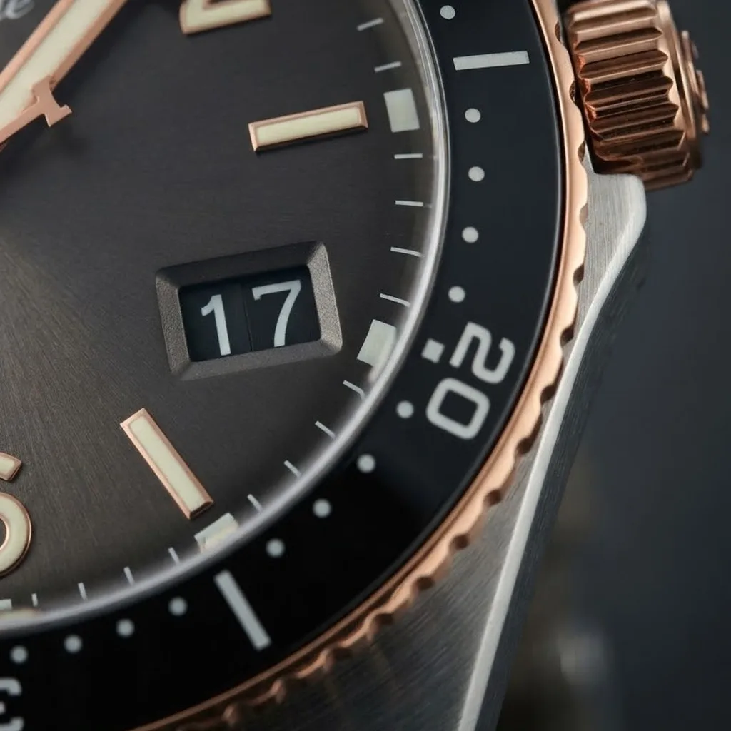 Illustrative render — spezimatic, and what came after of the Glashütte Original SeaQ Panorama Date 1-36-13-04-91-34 (steel and red gold, grey dial, nylon strap)